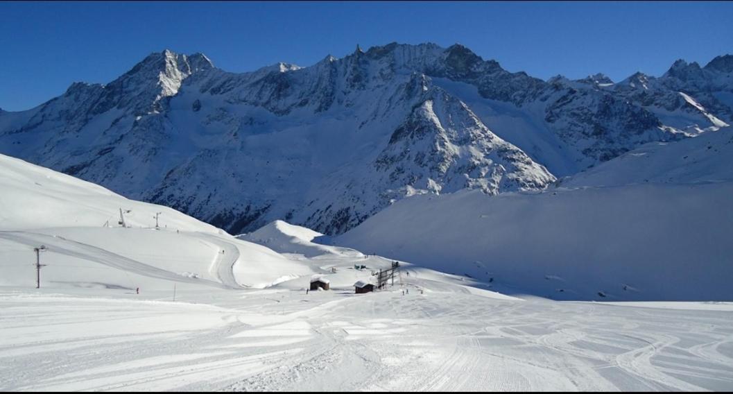 Le Panorama - Appartement à Arolla face aux montagnes à 150m des pistes Evolène Esterno foto